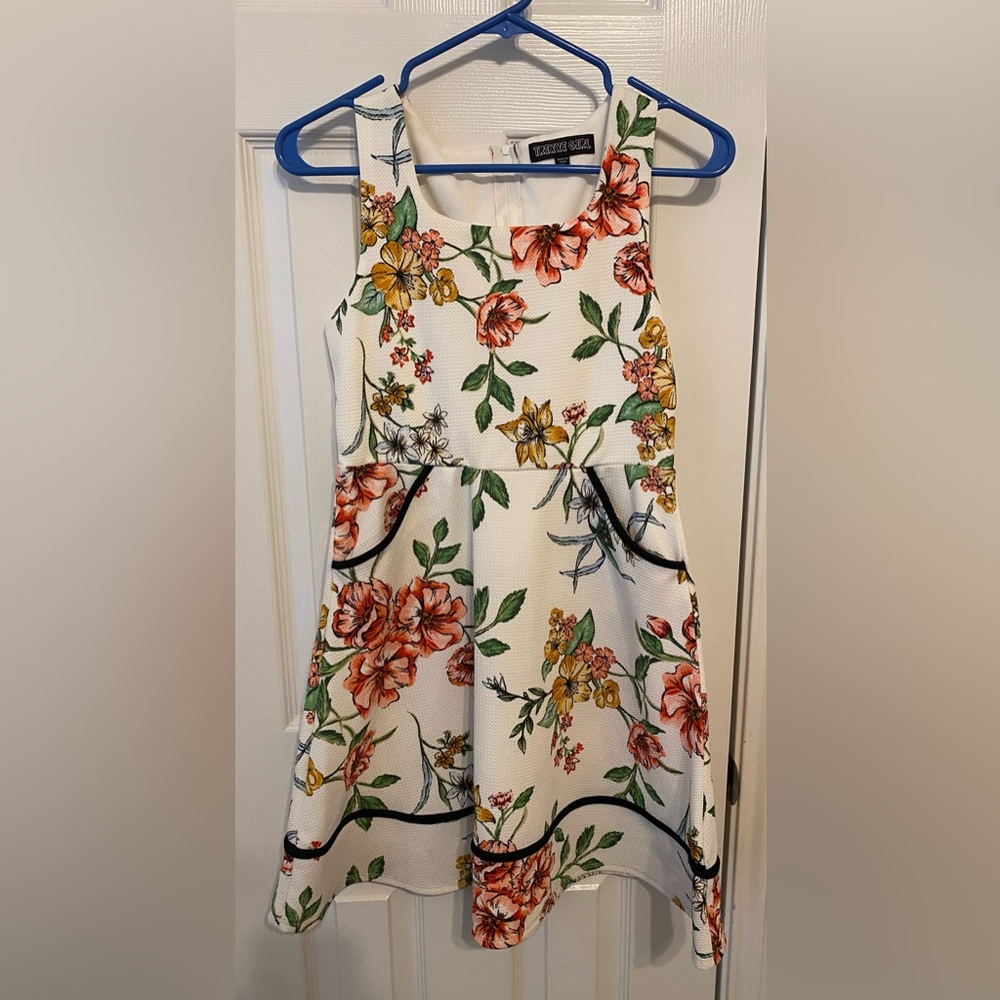 TRIXXI GIRL - WHITE FLORAL PRINT FIT & FLARE DRESS - SIZE XL